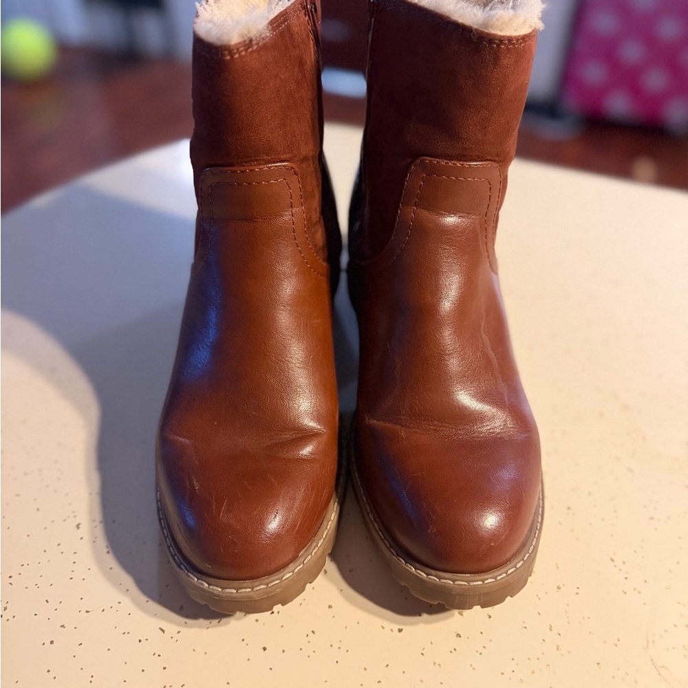 Warm Brown Leather Boots With Faux Fur
